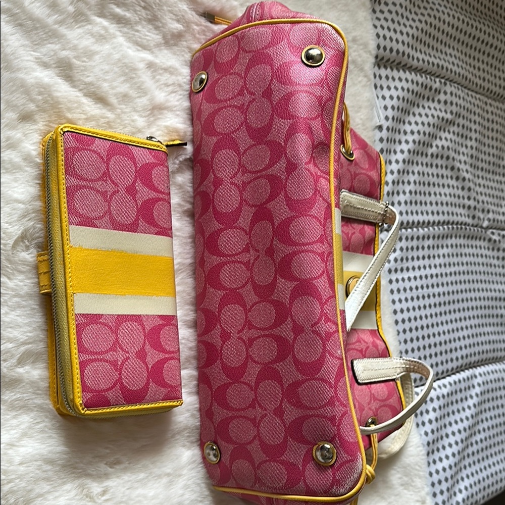 Coach Pink and Yellow Shoulder Bag with Signature Pattern - Picture 13 of 17